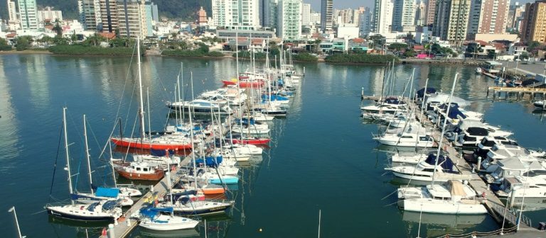 histórias de mulheres conectadas com o mar - boat shopping